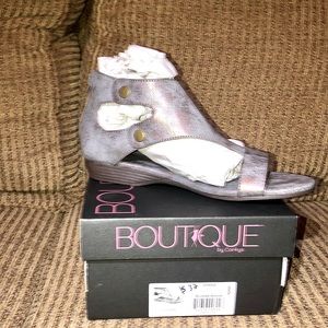 New Boutique by Corkys Ohana Sandals